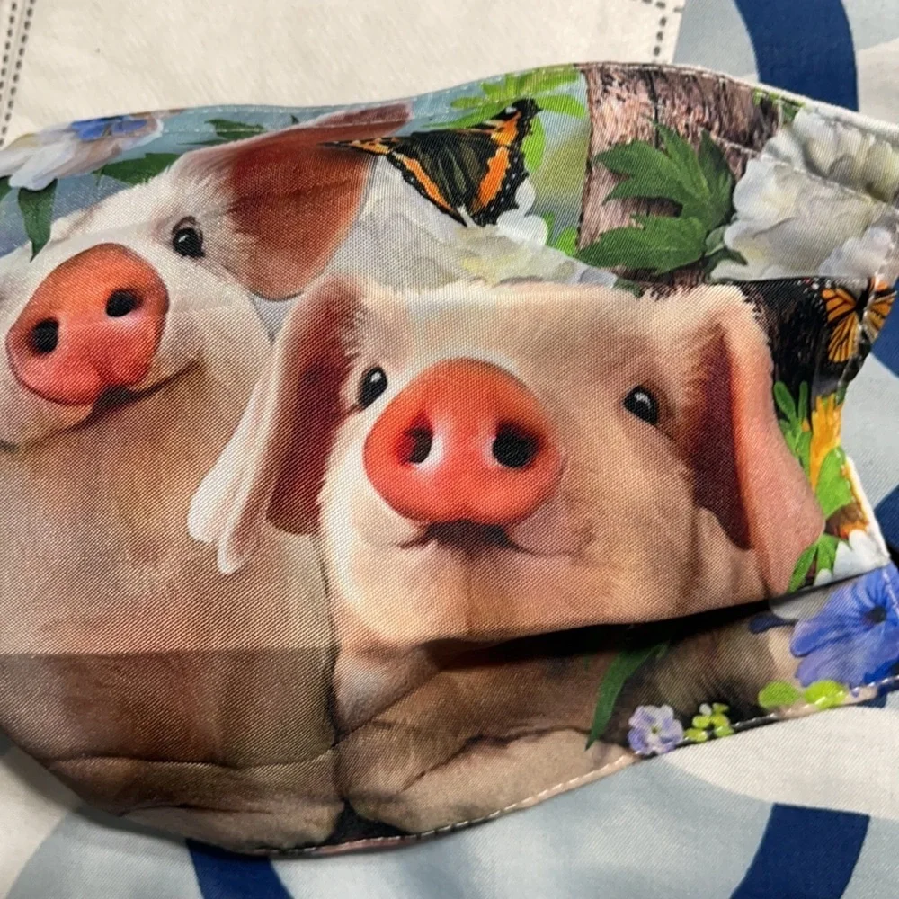 New cute pigs face mask